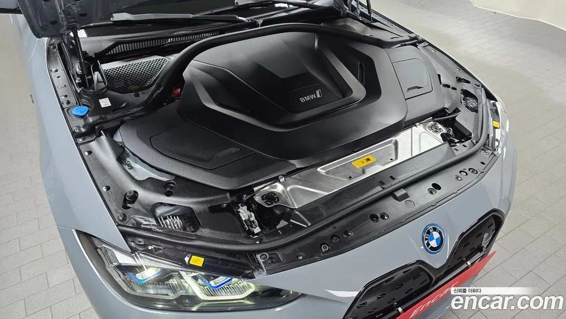 BMW i4 2023 из KR, фото 6