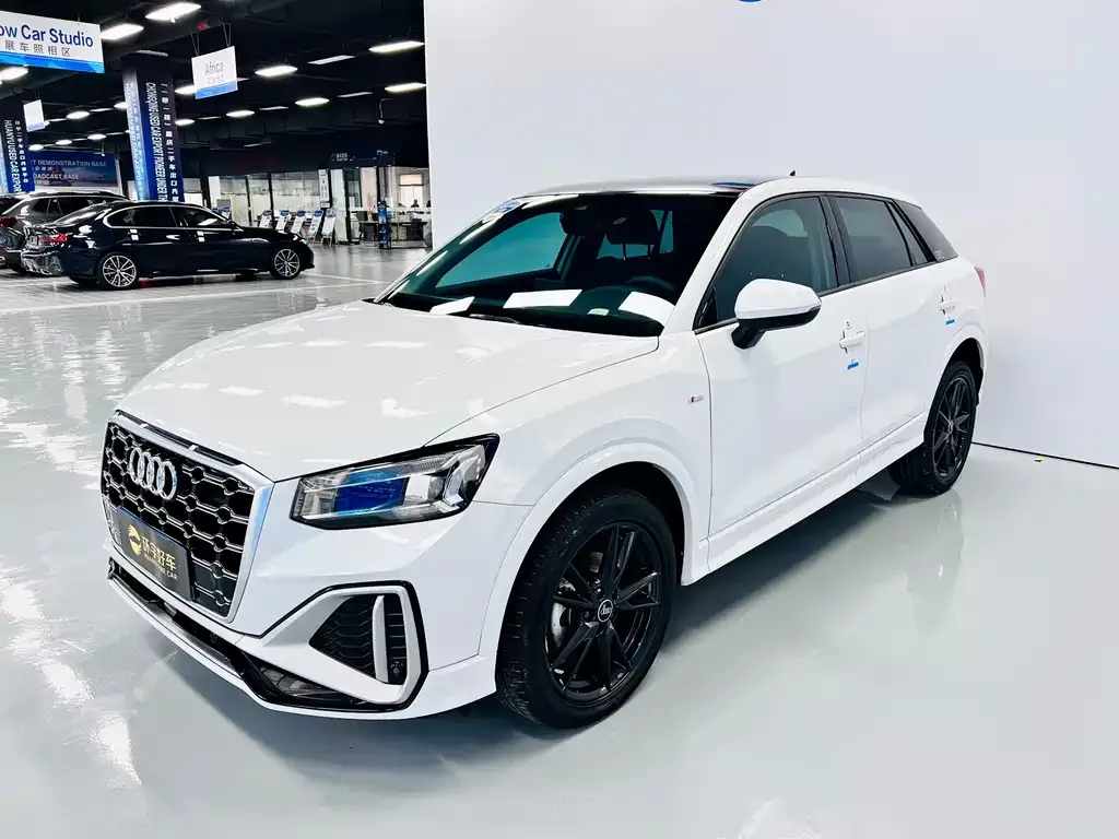 Audi Q2L 2022 из CN, фото 1