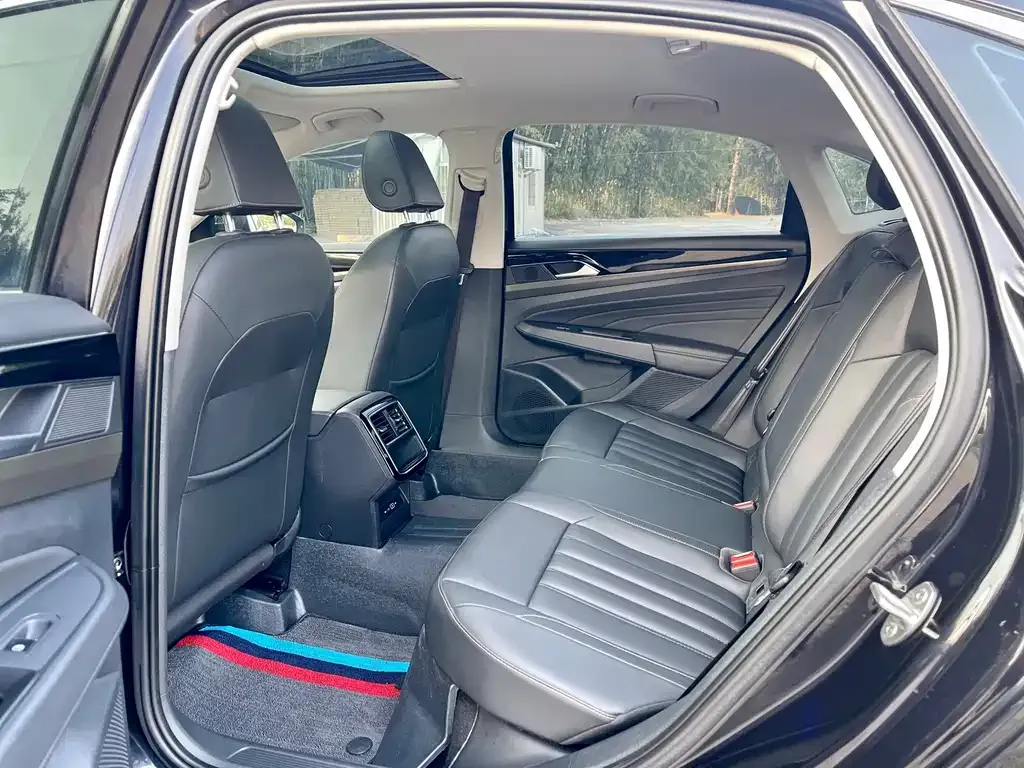 Volkswagen Passat 2021 из CN, фото 10