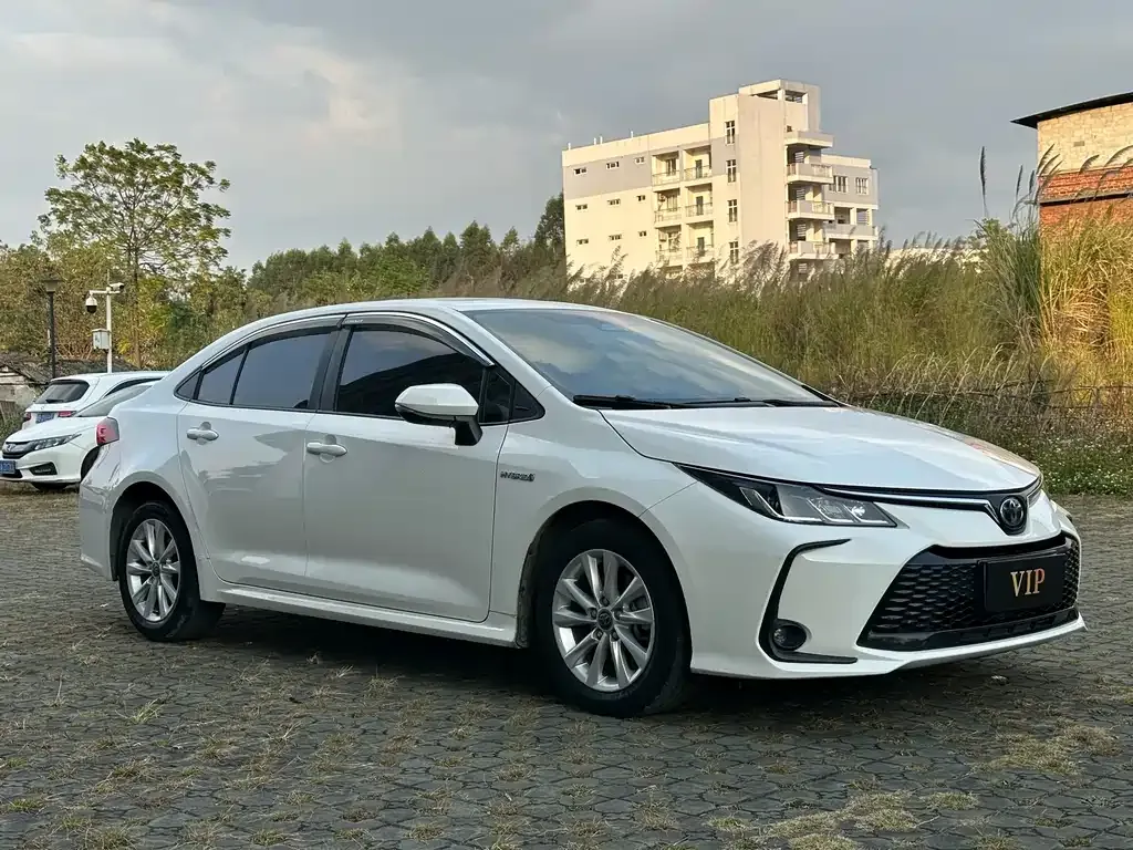 Toyota Corolla — фото 3