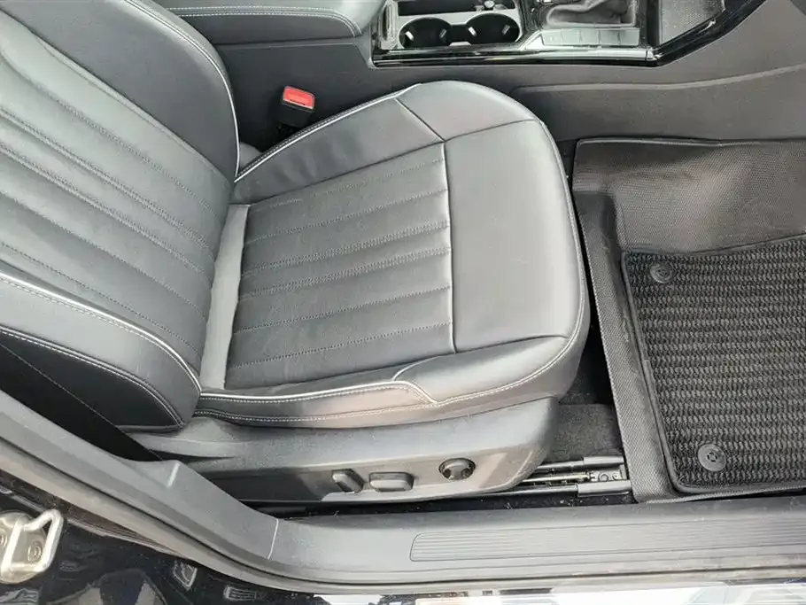 Volkswagen Passat 2022 из CN, фото 2