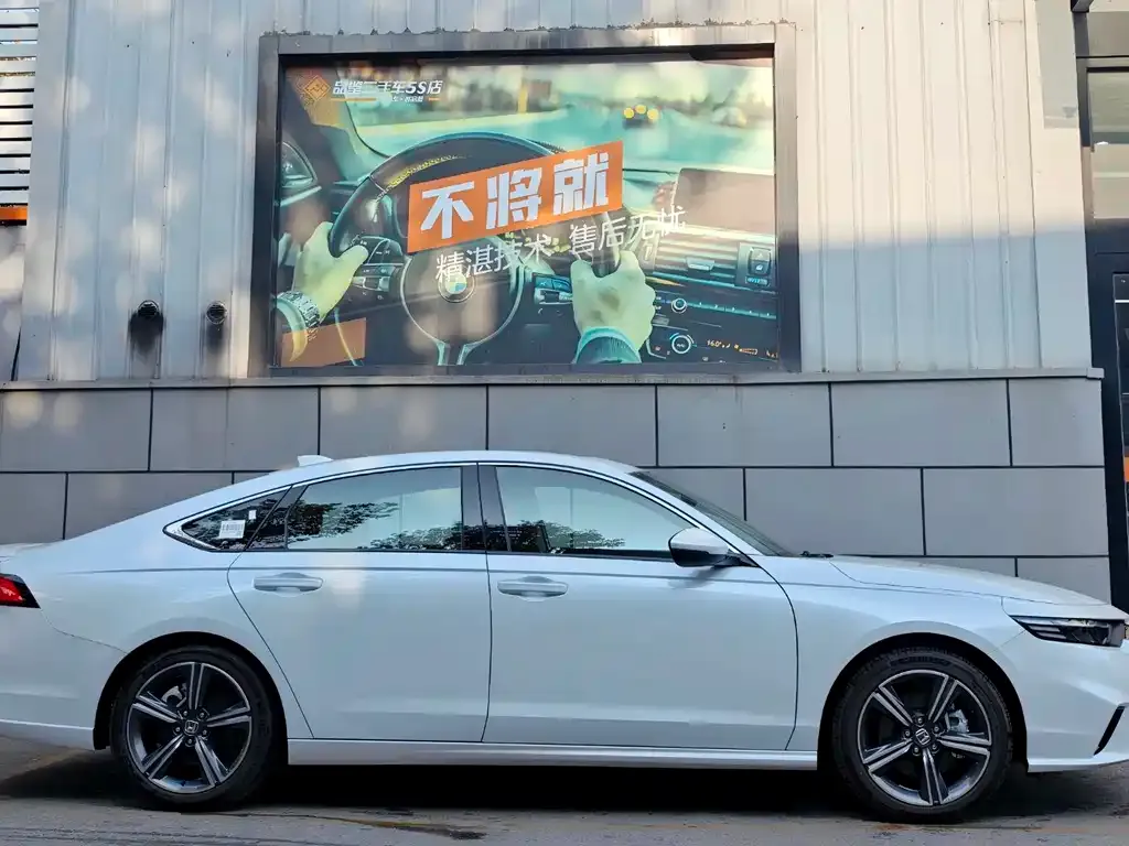 Honda Inspire PHEV 2025 из CN, фото 6