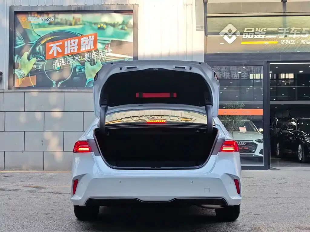 Honda Inspire PHEV 2025 из CN, фото 9
