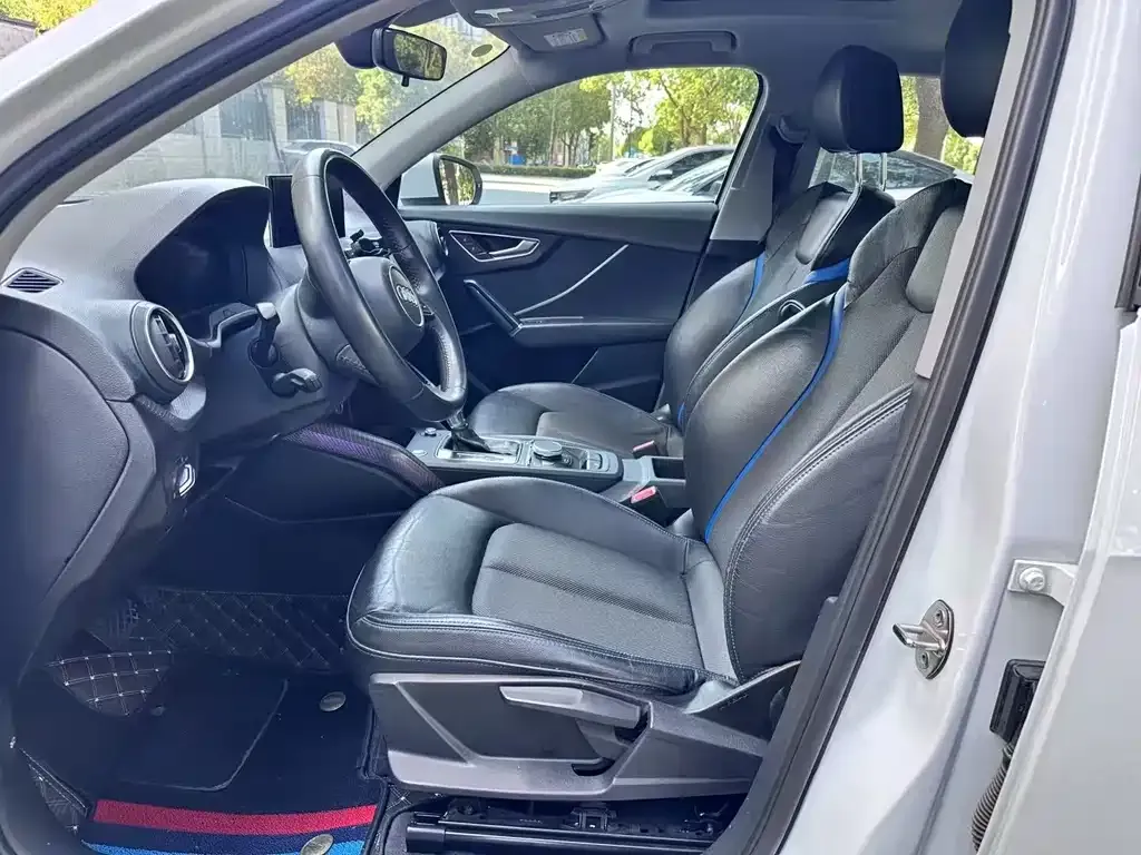 Audi Q2L e-tron 2021 из CN, фото 4