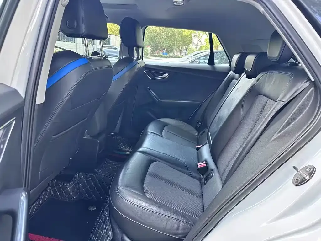 Audi Q2L e-tron 2021 из CN, фото 5