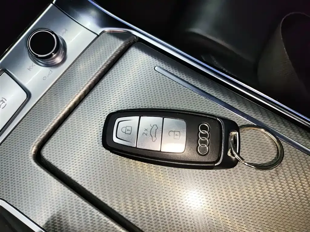 Audi A6L 2023 из CN, фото 8