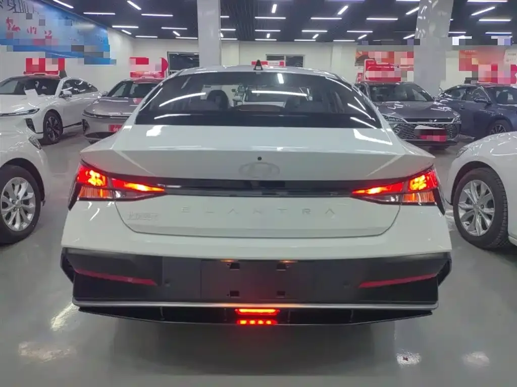 Hyundai Elantra 2025 из CN, фото 2