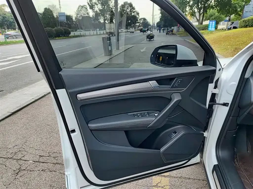 Audi Q5L 2022 из CN, фото 9