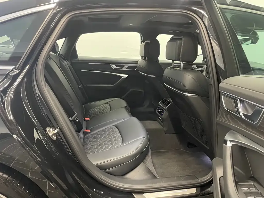 Audi A6L 2025 из CN, фото 7
