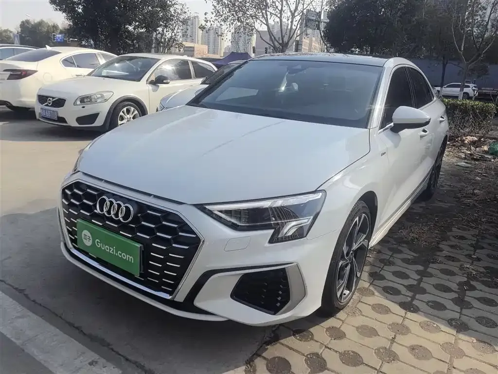 Audi A3 2023 из CN, фото 1