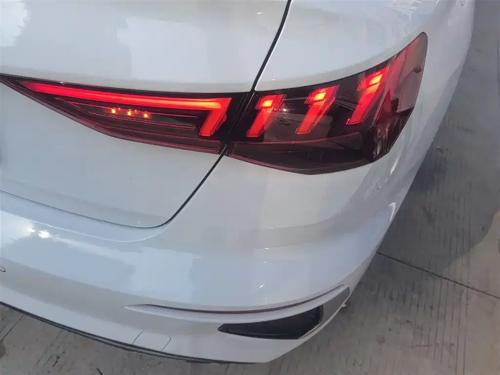 Audi A3 2023 из CN, фото 2