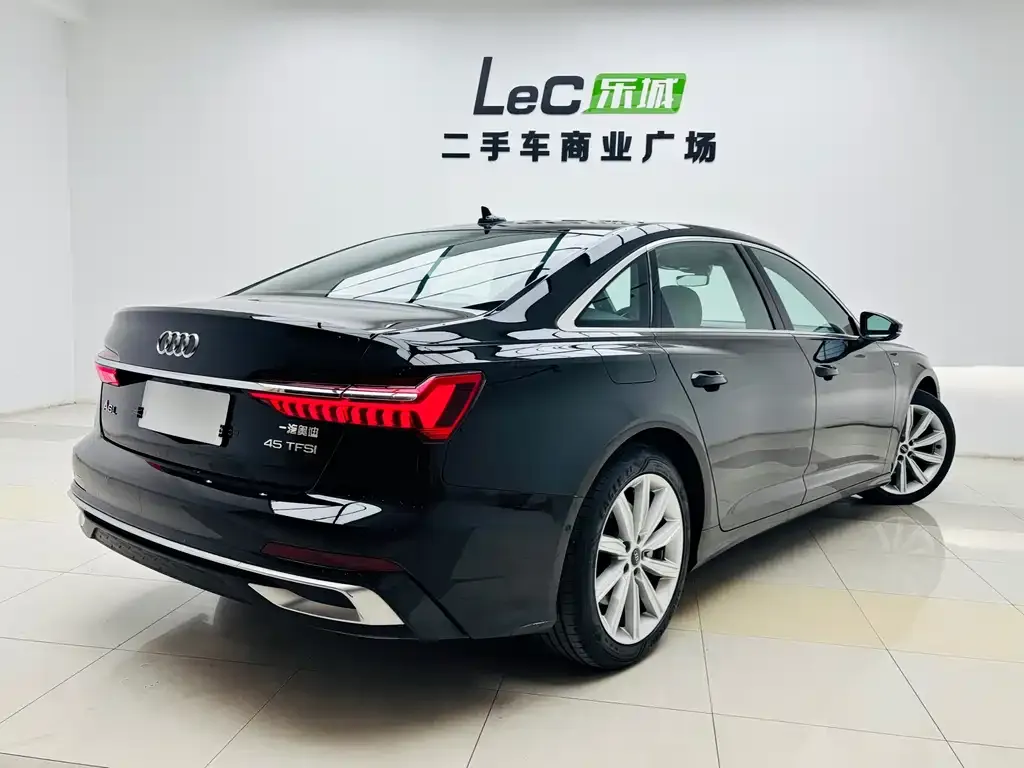 Audi A6L 2025 из CN, фото 8