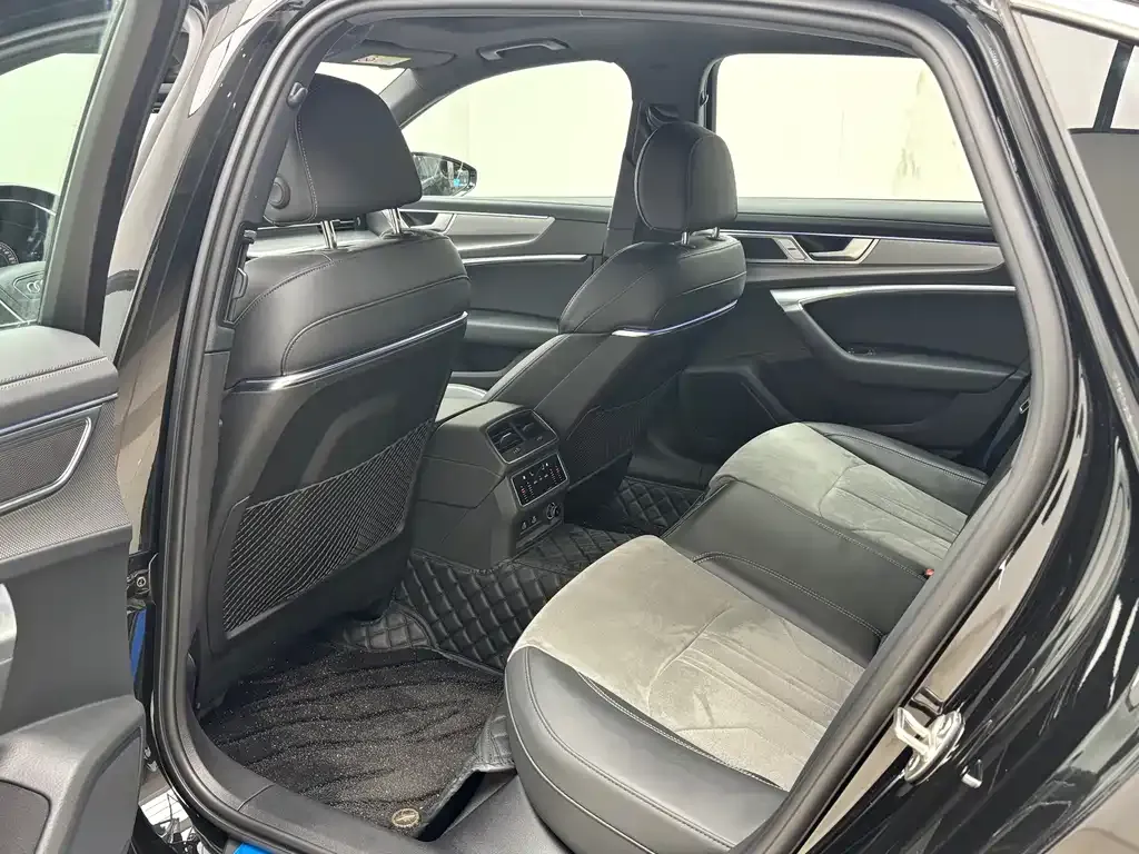 Audi A6L 2025 из CN, фото 3