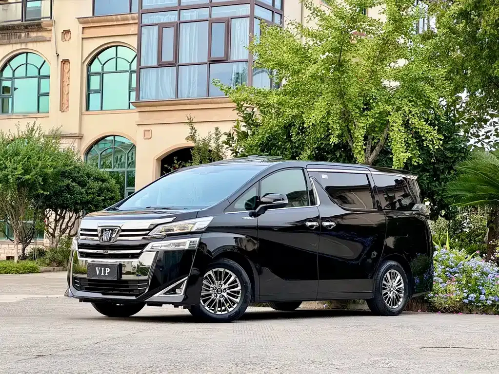 Toyota Vellfire 2023 из CN, фото 1