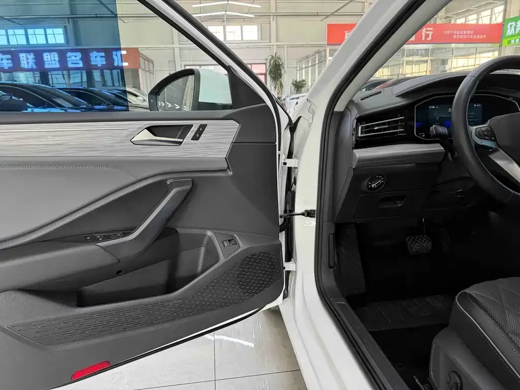 Volkswagen Sagitar 2023 из CN, фото 9