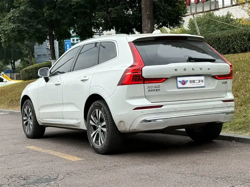 Volvo XC60 — фото 7