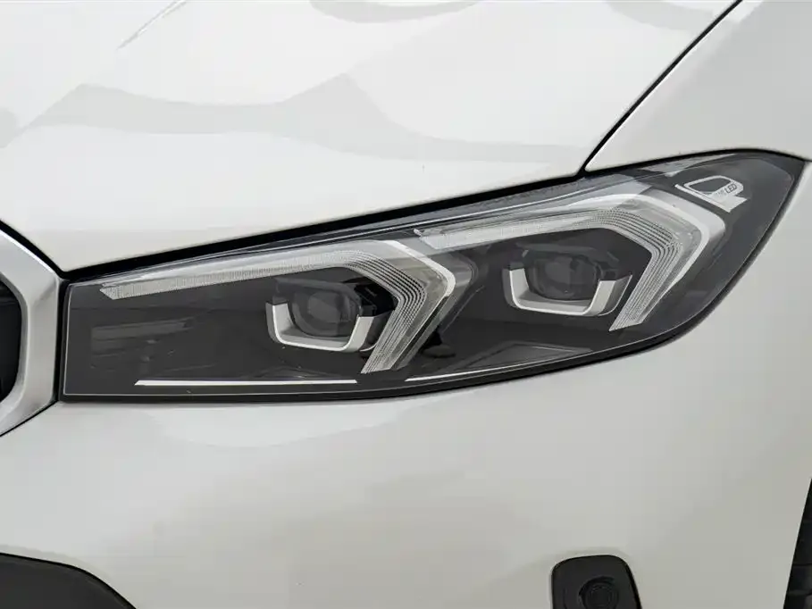 BMW 3 Series 2023 из CN, фото 10