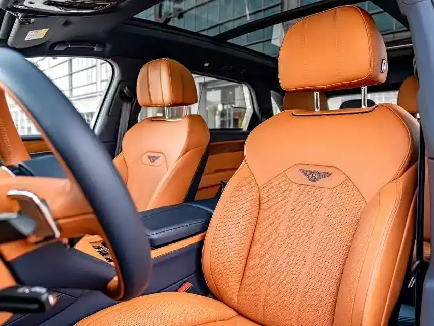 Bentley Bentayga 2023 из CN, фото 6