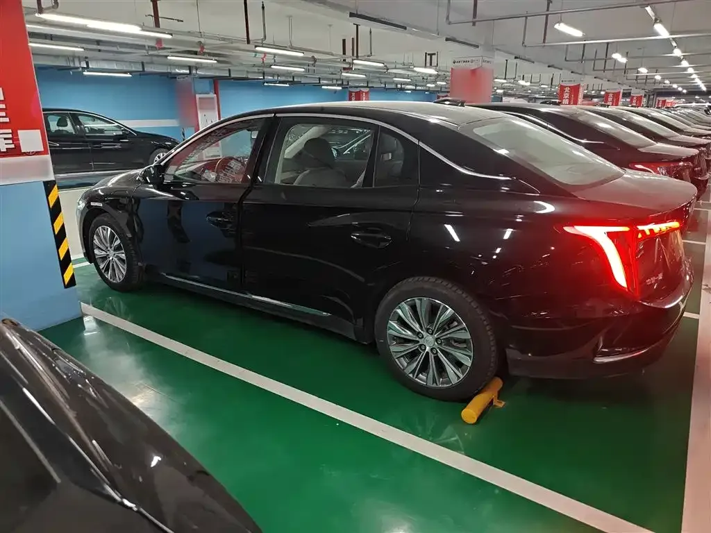 Hongqi E-QM5 2024 из CN, фото 5