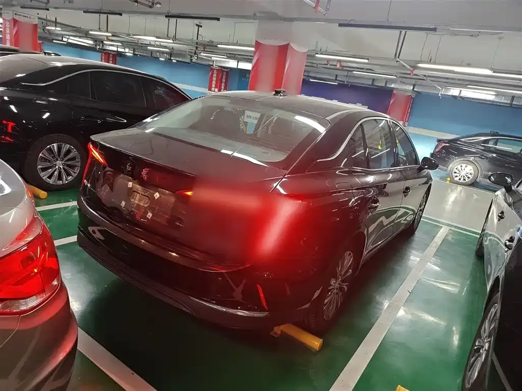 Hongqi E-QM5 2024 из CN, фото 7