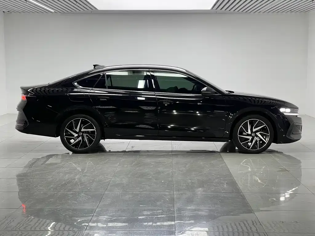 Volkswagen Magotan 2025 из CN, фото 7