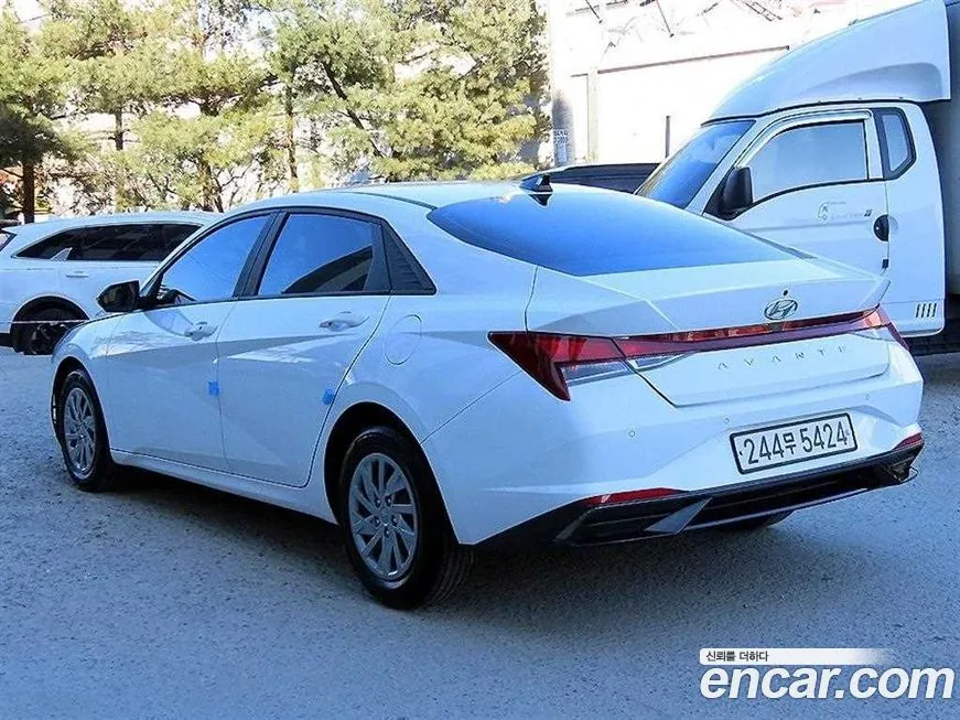 Hyundai AVANTE — фото 3