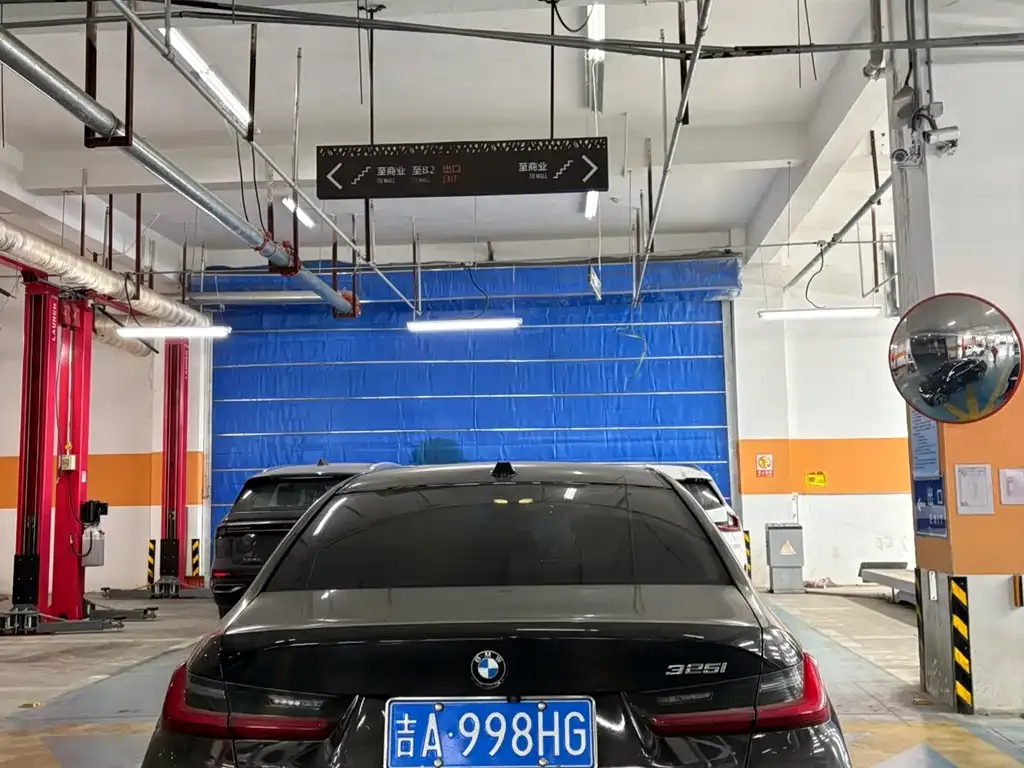 BMW 3 Series 2023 из CN, фото 8