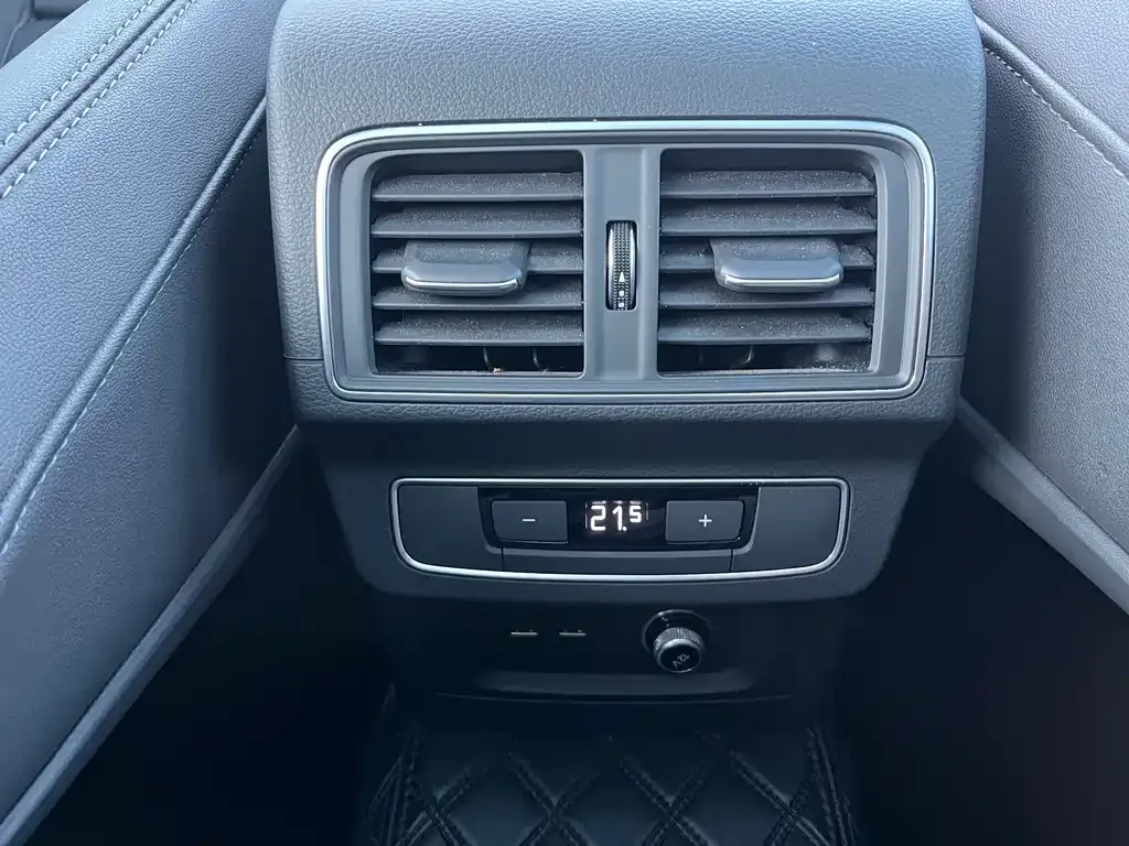 Audi Q5L 2023 из CN, фото 2