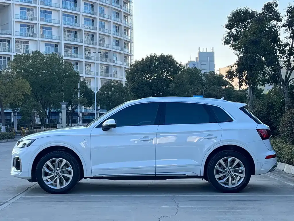 Audi Q5L 2023 из CN, фото 6