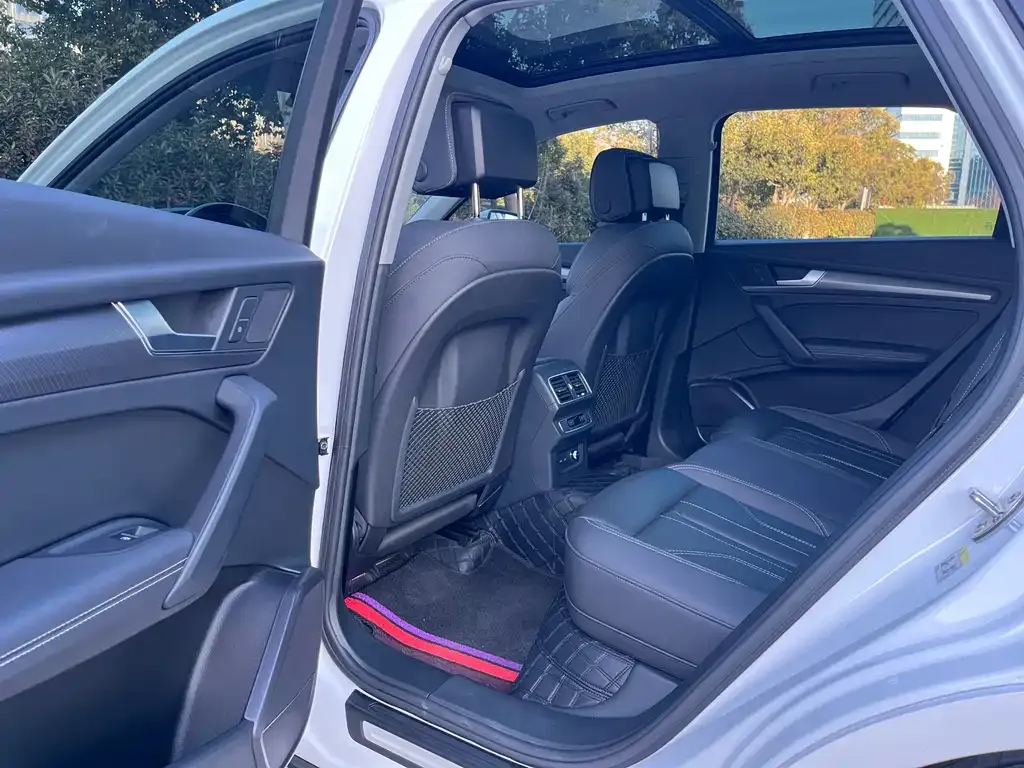 Audi Q5L 2023 из CN, фото 4