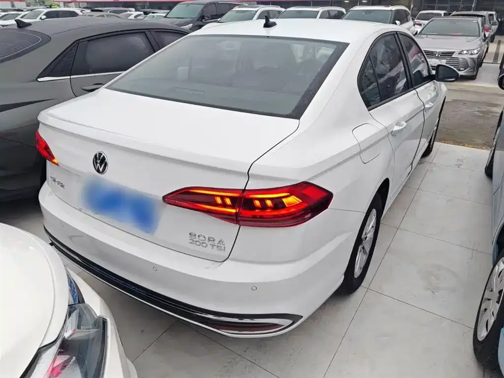 Volkswagen Bora 2024 из CN, фото 5