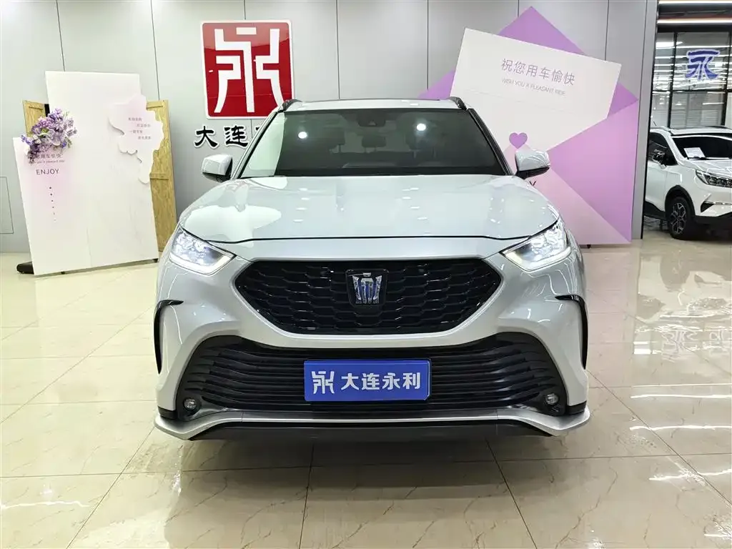 Toyota Crown Kluger 2024 из CN, фото 2