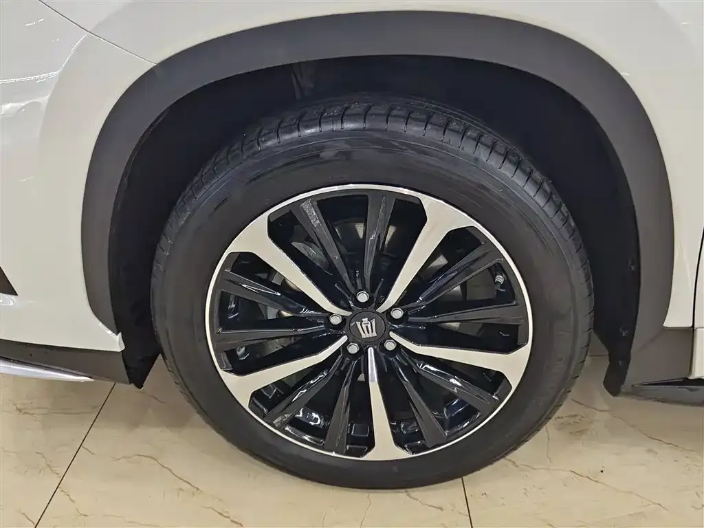 Toyota Crown Kluger 2024 из CN, фото 8