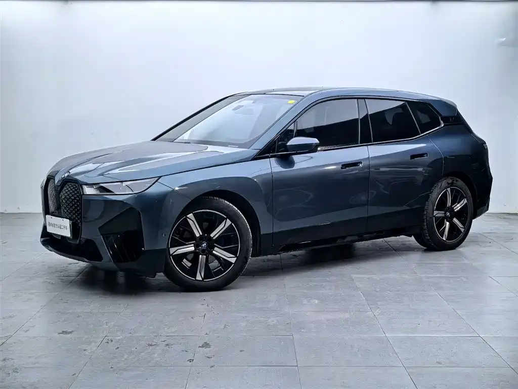 BMW iX