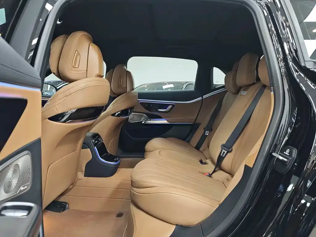 Mercedes-Benz E-Class 2024 из CN, фото 2