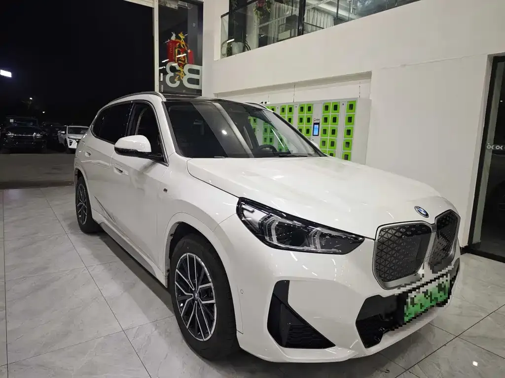 BMW iX1 2025 из CN, фото 6