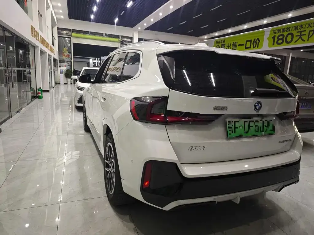 BMW iX1 2025 из CN, фото 4