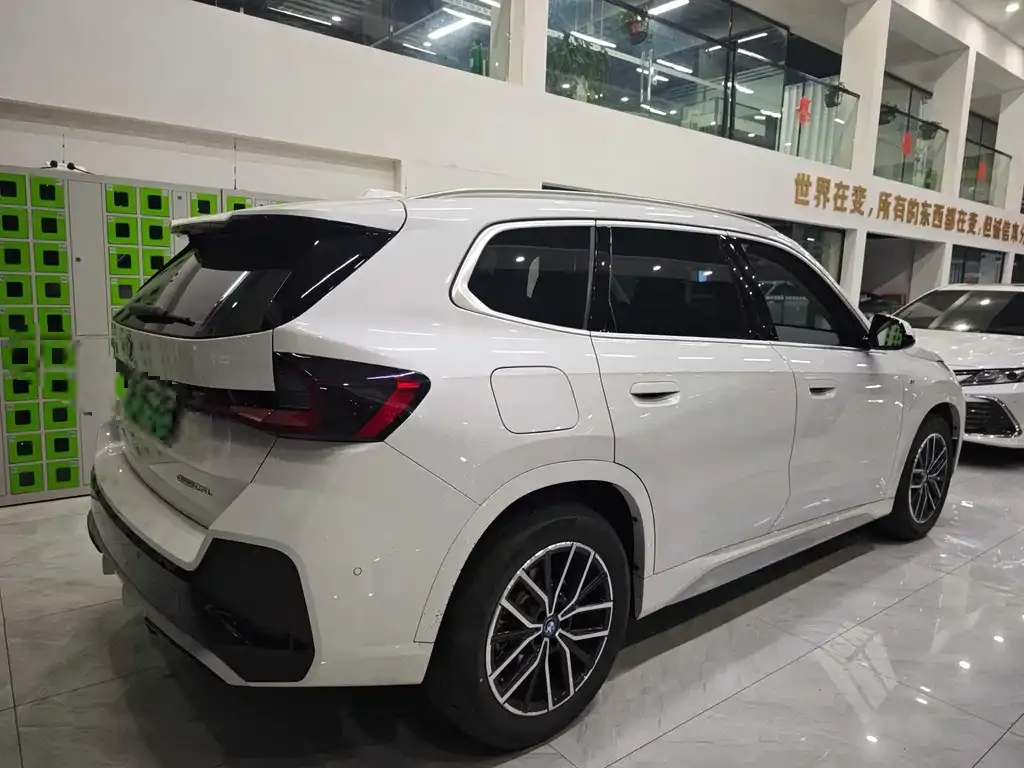 BMW iX1 2025 из CN, фото 3