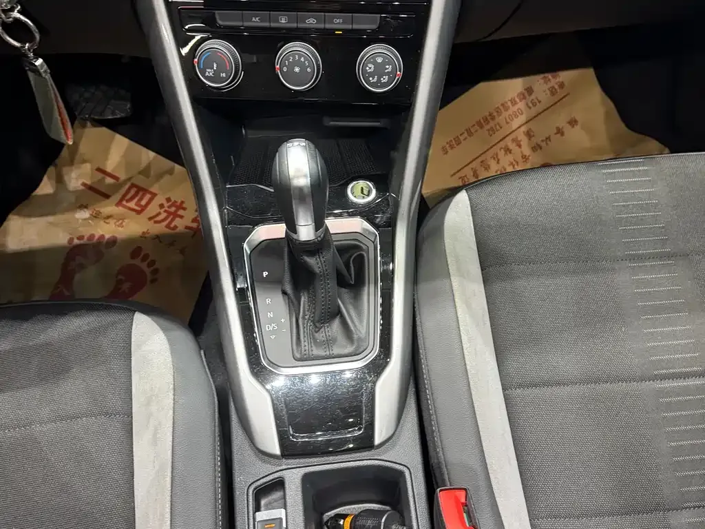 Volkswagen T-Roc 2021 из CN, фото 10