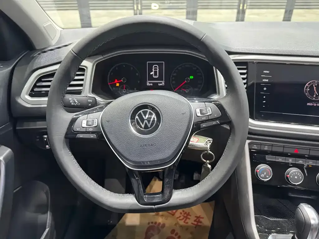Volkswagen T-Roc 2021 из CN, фото 9