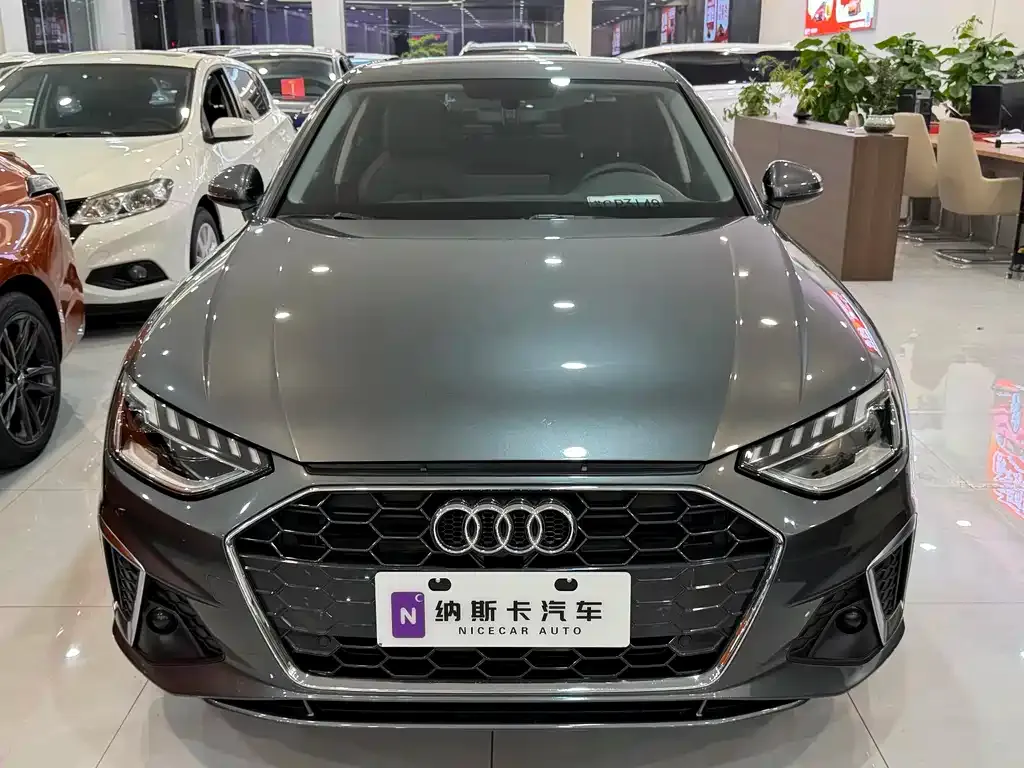 Audi A4L 2021 из CN, фото 2