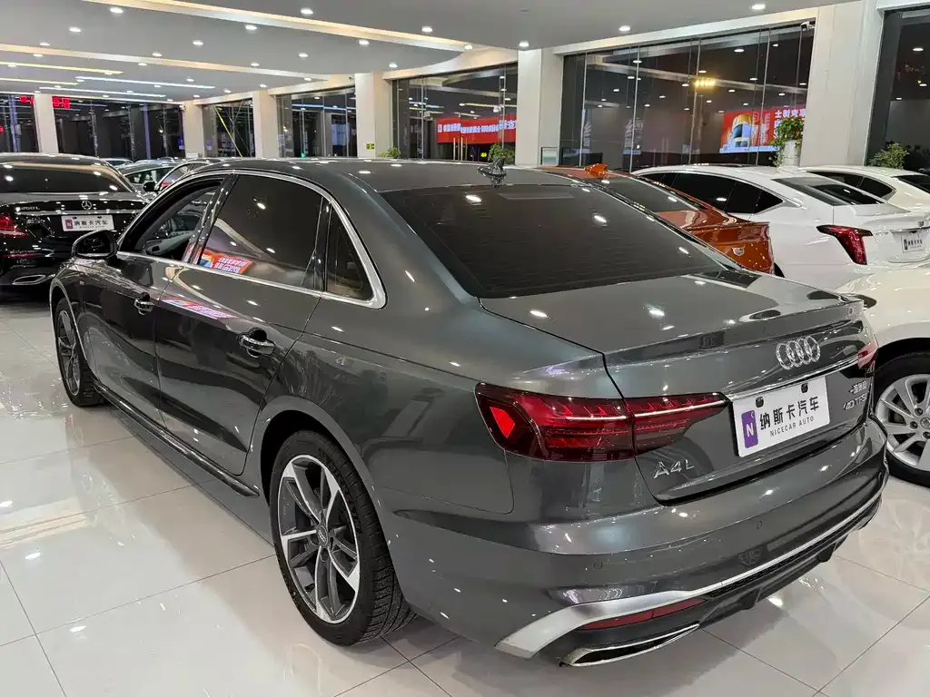 Audi A4L 2021 из CN, фото 6