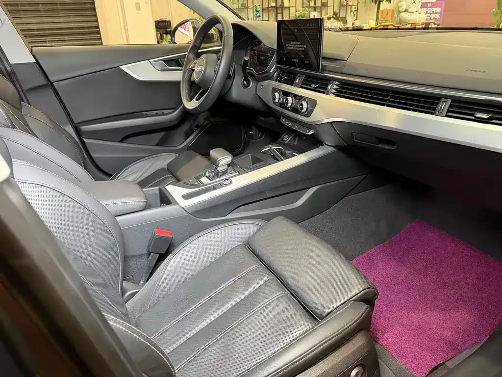 Audi A4L 2021 из CN, фото 9