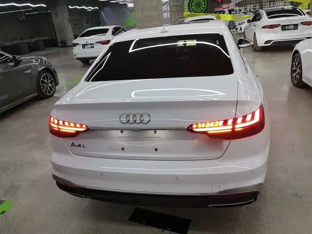 Audi A4L 2024 из CN, фото 9