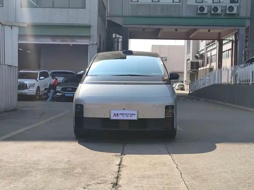 Li Auto MEGA 2024 из CN, фото 2