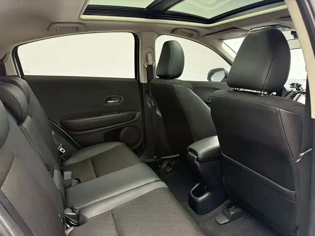 Honda Vezel 2021 из CN, фото 10
