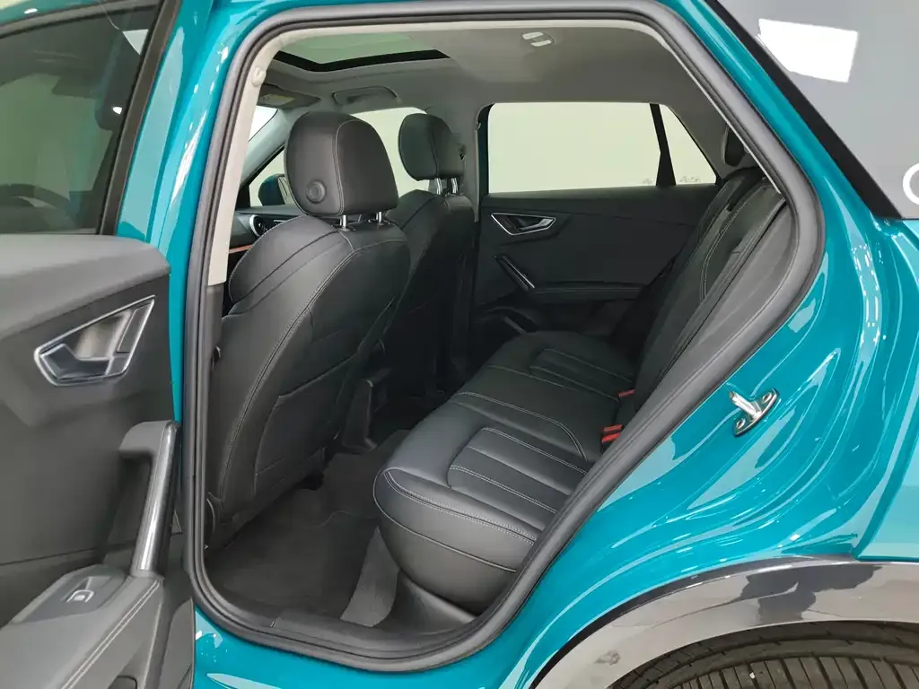 Audi Q2L 2023 из CN, фото 10