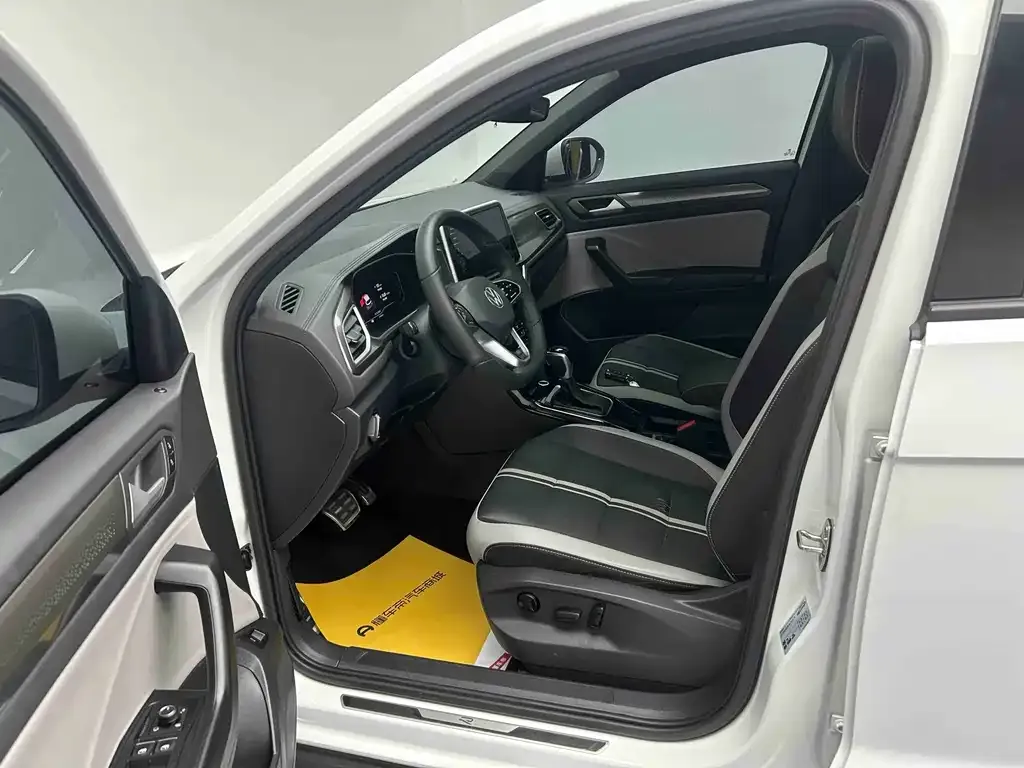 Volkswagen T-Roc 2023 из CN, фото 6
