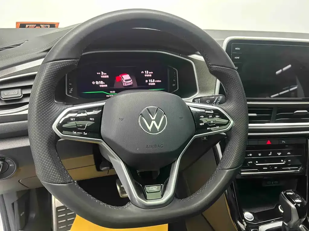 Volkswagen T-Roc 2023 из CN, фото 7