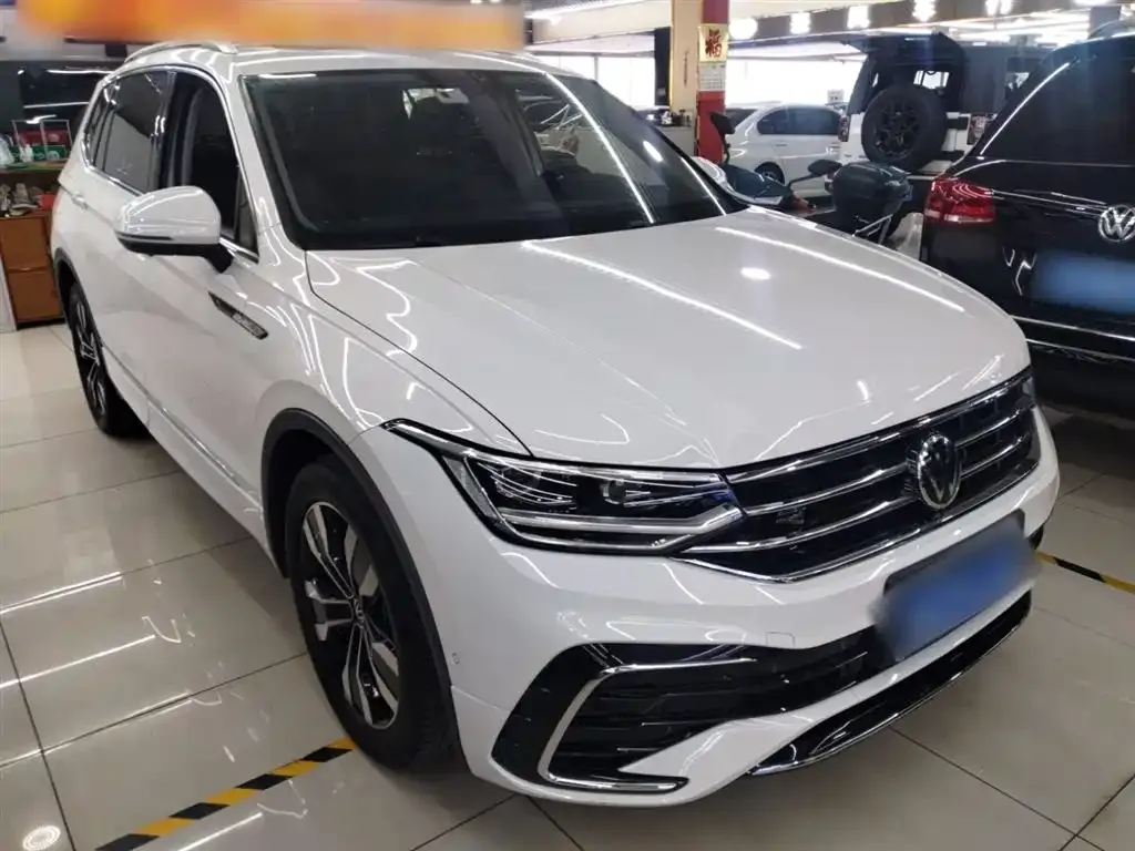 Volkswagen Tiguan L 2022 из CN, фото 3